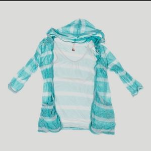 NOBO light sweater with attached tank top, aqua